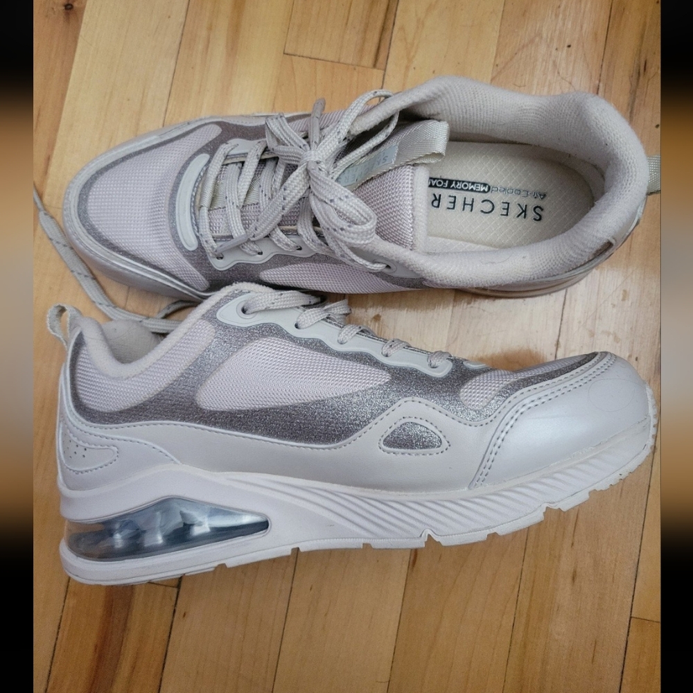 Skechers Women's Sneakers Size 8.5